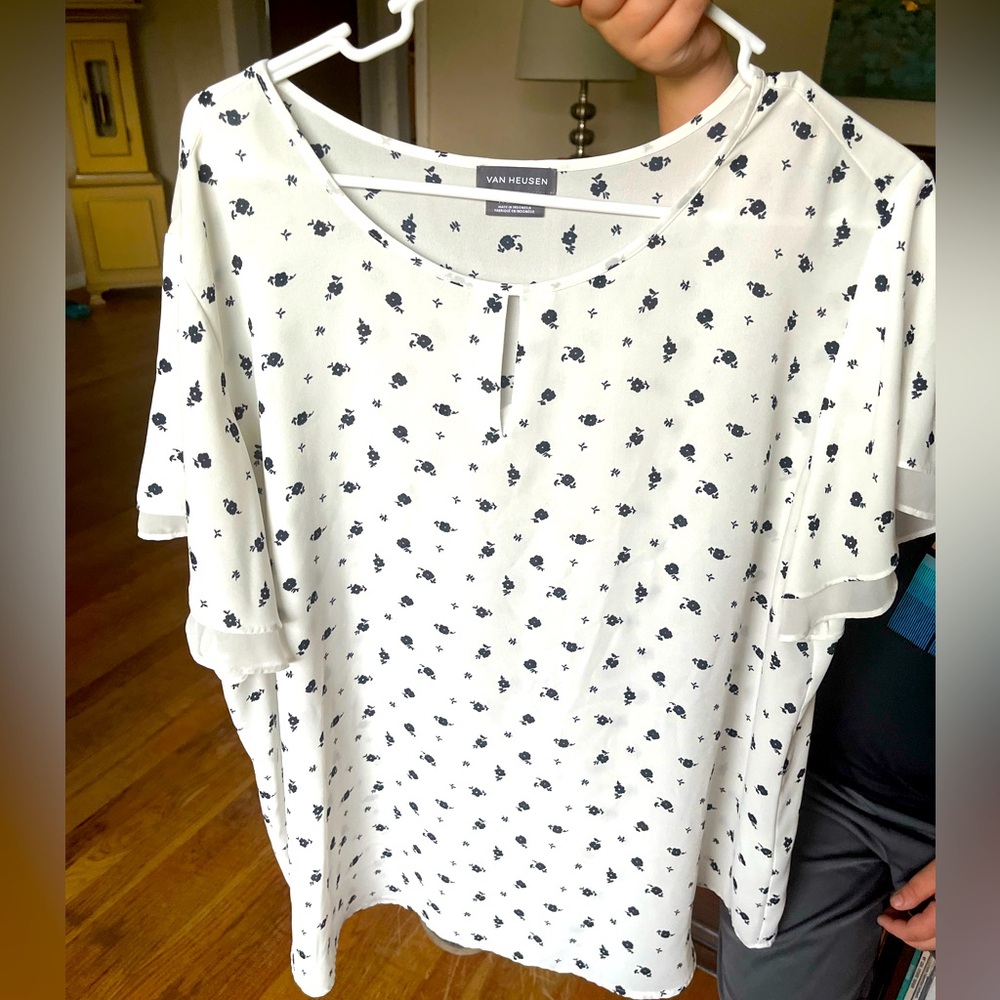 Van Heusen White w Navy Flowers Flutter Short Sleeve Blouse, Size XL